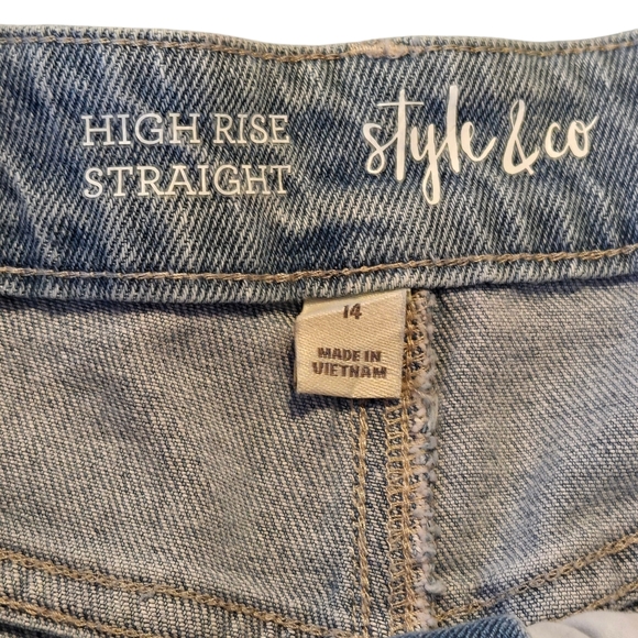 NWT Style&Co. Bandana Roses Vintage Style High Rise Straight Blue Jeans Size 14 - Picture 2 of 10